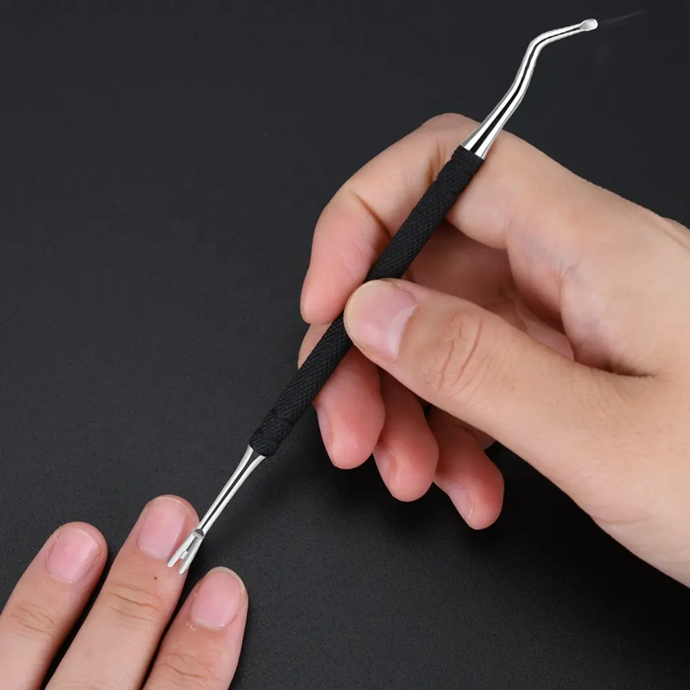 Instrument 2 in 1 impingator cuticule si curatare reziduri [1]