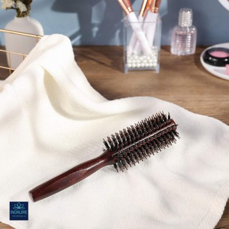 Perie de par circulara, maner hexagonal din lemn, termorezistenta [15]