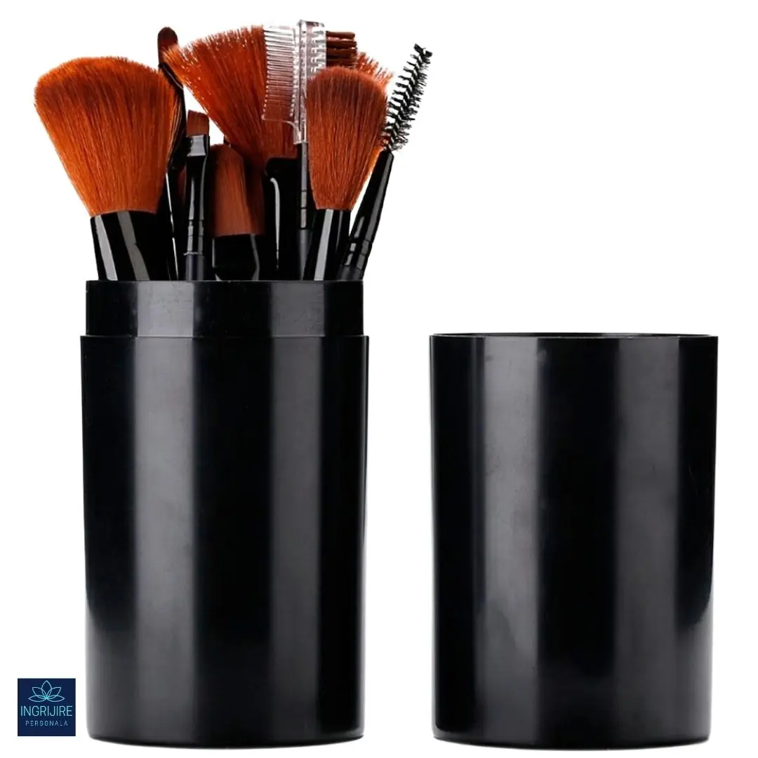 Aplicatoare si pensule machiaj - Set 12 pensule Black Elegance, machiaj profesional, cilindru transport