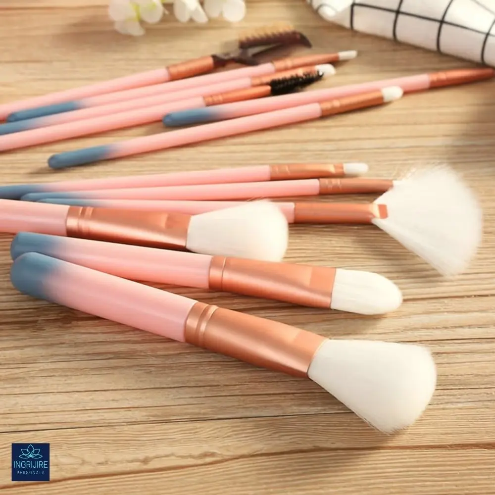 Set 12 pensule Flamingo Pink, machiaj profesional, cilindru transport [4]