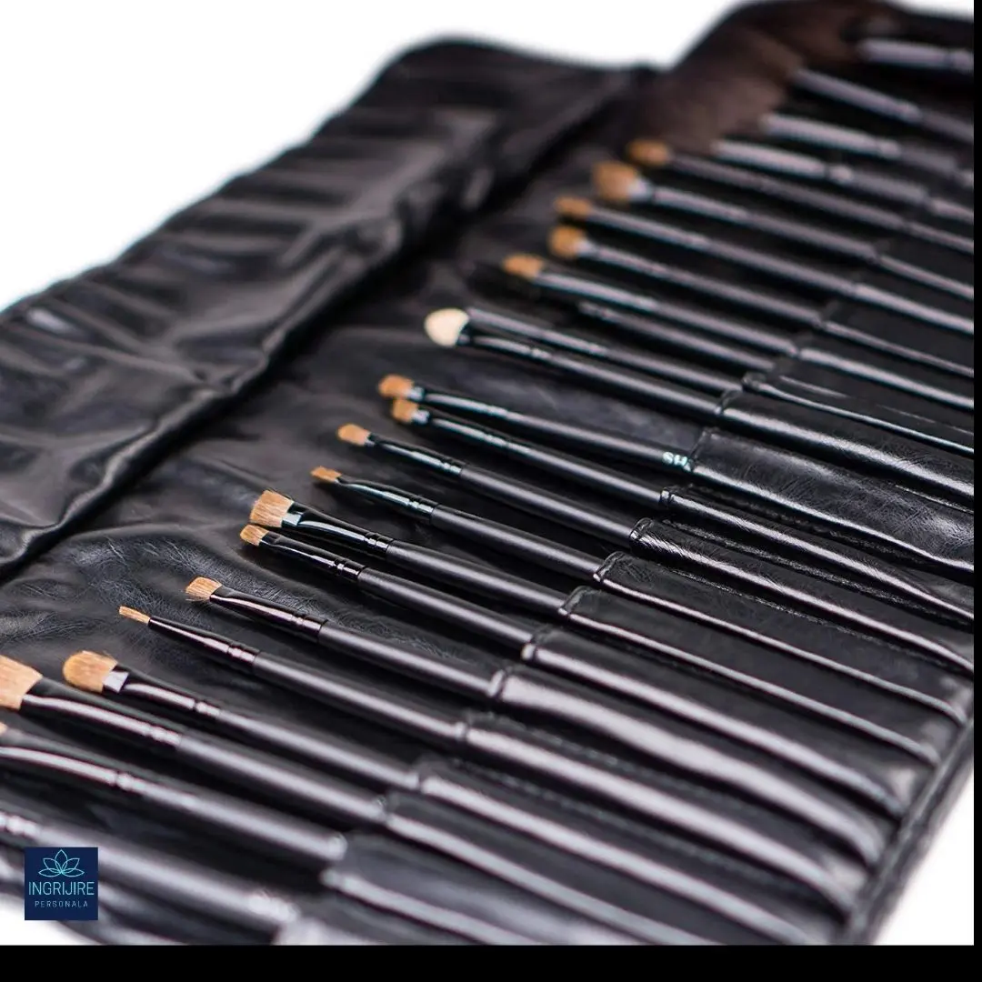 Set 24 pensule machiaj, husa piele ecologica - BLACK [1]
