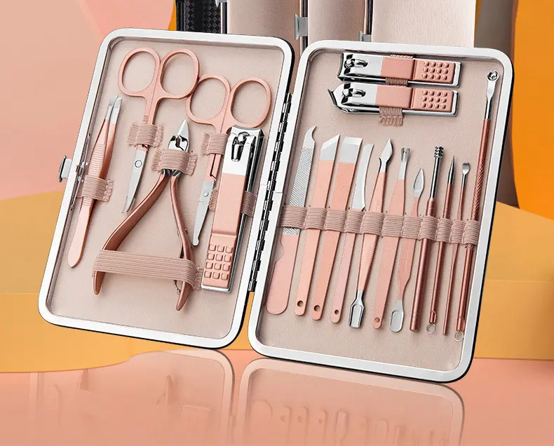 Manichiura si pedichiura - Trusa manichiura 18 piese, Coral Pink