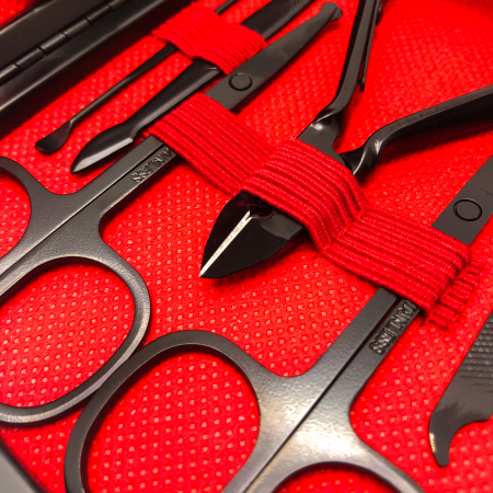Trusa manichiura profesionala 18 piese, otel negru mat, interior textil ROSU RED WINE [5]