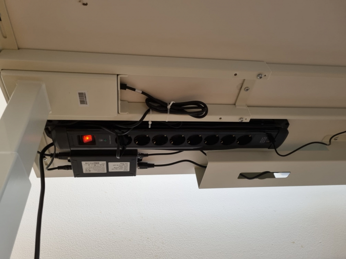 Prelungitor prindere sub blat, fir 3metri, 2xUSB, 8 prize, IP20, 3680W, negru [2]