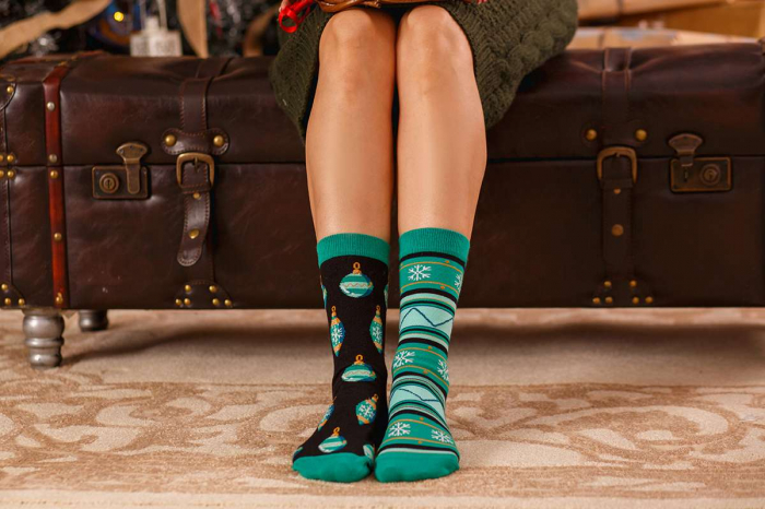 Sosete bumbac de craciun Arty Socks Globuri Negru Menta [4]