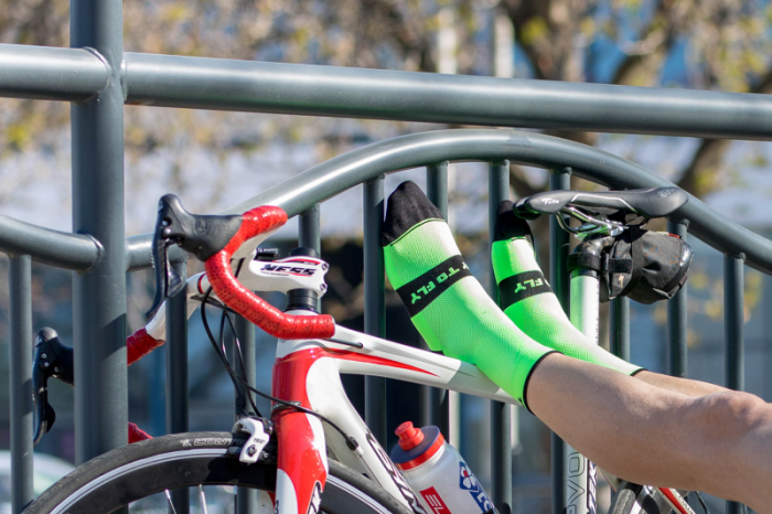 Sosete pentru ciclism CYCLING SOCKS Fluo Green [2]