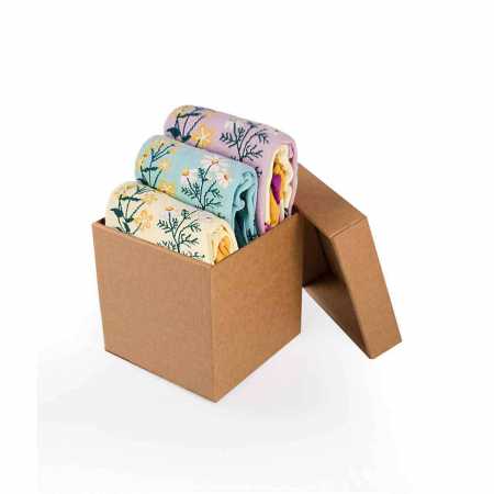 Gift Box - Pachete si Cutii cu Sosete - Cutie cu 3 perechi de șosete Fine din Bumbac organic cu model floral culori deschise