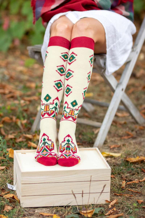 Șosete dama lungi 3/4 din bumbac cu motive traditionale românești Ecru [3]