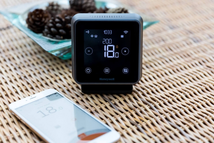 Termostat de camera inteligent, Wi-Fi, Honeywell Lyric T6R controlabil prin internet [3]