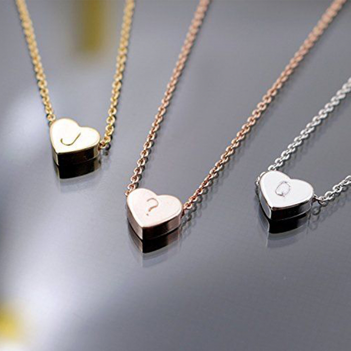 Lănțișoare personalizate cu inițiala numelui gravată – elegante și simbolice, ideale pentru orice ocazie [3]