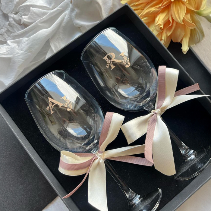 Pahare de vin personalizate cu gravură elegantă [3]