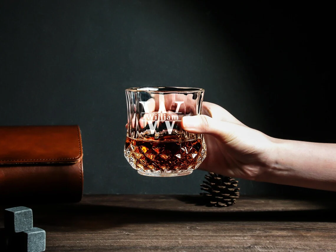 Set Pahare Personalizate pentru Whisky – Cadoul Perfect pentru Iubitorii de Whisky [2]