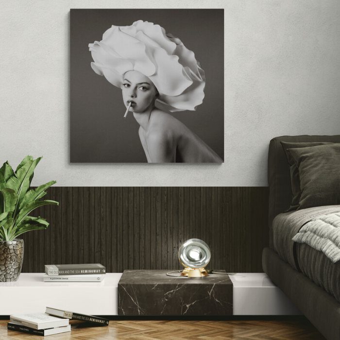 Tablou Femeie cu Floare [1]