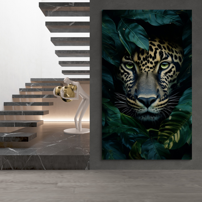 Tablou canvas, modern, Animale, Leopard pe fundal negru cu frunze verzi, pentru hol [1]