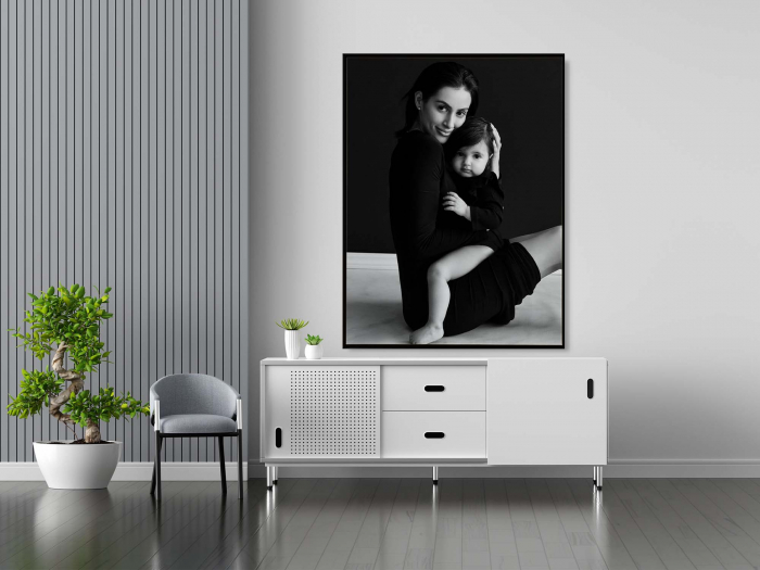 Tablou cu rama, personalizat cu fotografia ta, Mama & Fiica, alb negru, Intaglio, print pe hartie foto Fine Art [2]
