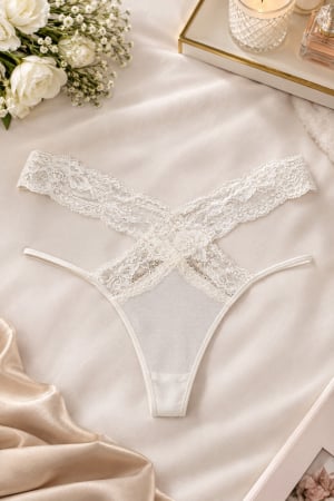 Lenjerie sexy - Chilot tanga crem