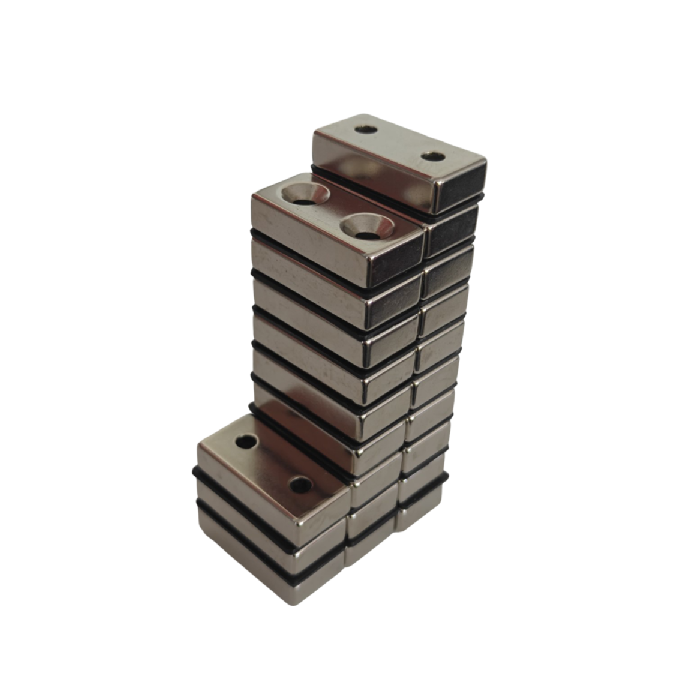 Magnet neodim 40x20x10 mm, 2 x gaura de 5.5 mm cu sanfren, dreptunghiular, argintiu, N35 [4]