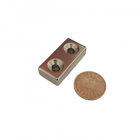 Magnet neodim 40x20x10 mm, 2 x gaura de 5.5 mm cu sanfren, dreptunghiular, argintiu, N35 [4]