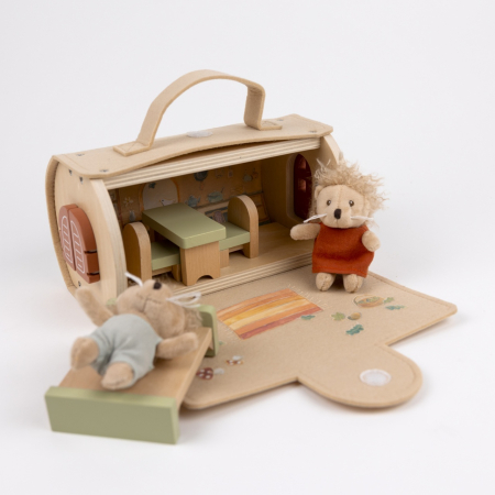 Meserii - Joc de rol Mini casuta din lemn cu personaje miniaturale, Egmont Toys