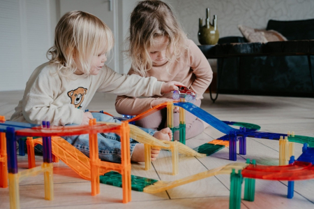 Masina de curse rosie, Cleverclixx [3]