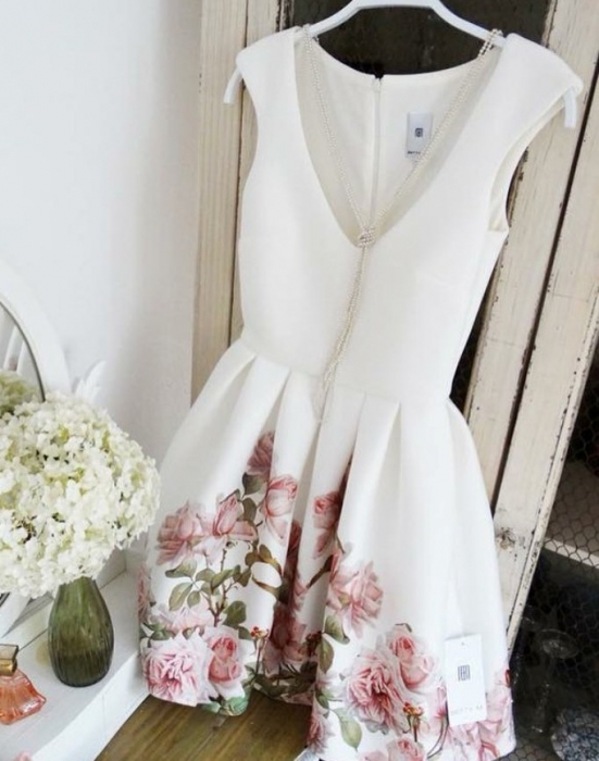 Rochie Betty M After alba cu flori scurta de vara baby doll din scuba [3]
