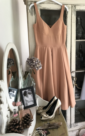 Rochie Betty M Meet bej scurta de cocktail in clini din crepe [2]
