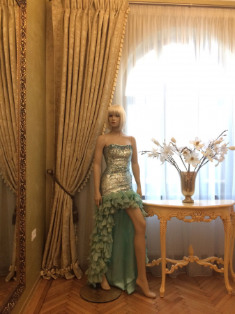 Rochie Sherri Hill 8431 verde scurta in fata lunga in spate de seara mulata din matase [1]