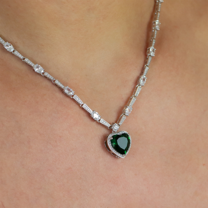 Colier argint rodiat cu zirconii și pandantiv inimă cu zirconiu verde-smarald [3]