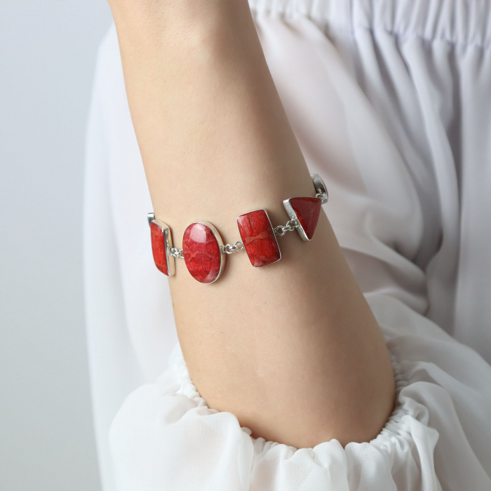 Brățară din argint cu pietre coral roșu finisate în forme geometrice [2]