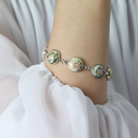 Brățară din argint cu cochilii sidefate de melc verzi [0]