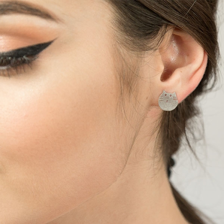 Cercei din argint pe lob, aspect satinat cu model pisicuțe [2]