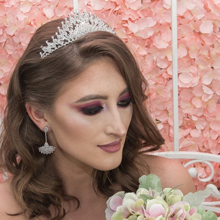 Cercei eleganți pentru mirese cu design dantelat și cristale [1]