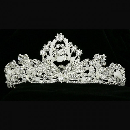 Diademă deosebită argintie cu cristale strălucitoare și pietre albe mate [1]