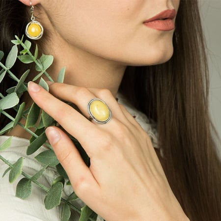 Inel din argint antichizat oval cu chihlimbar galben mat [0]