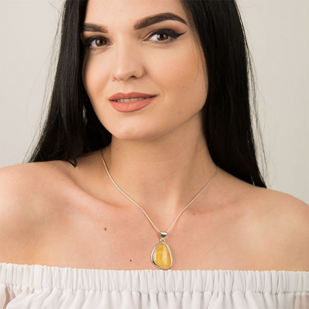 Pandantiv elegant din argint cu piatră de chihlimbar mat [2]