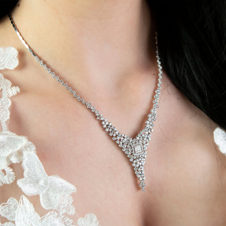 Set elegant din argint cu cercei și colier decorat cu zirconii [3]