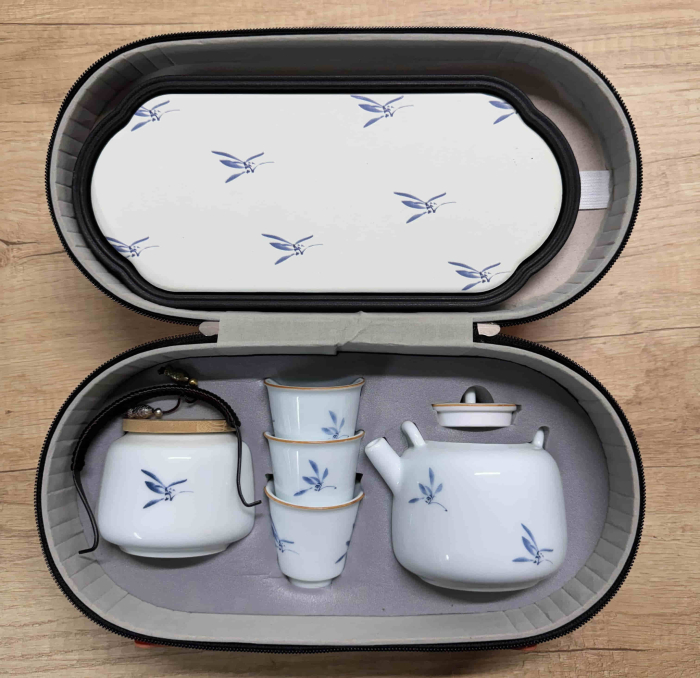 Set ceai premium „ROYAL MINI” din portelan lucios, ceainic 200 ml, 3 cupe, recipient si tava 27x12cm [2]