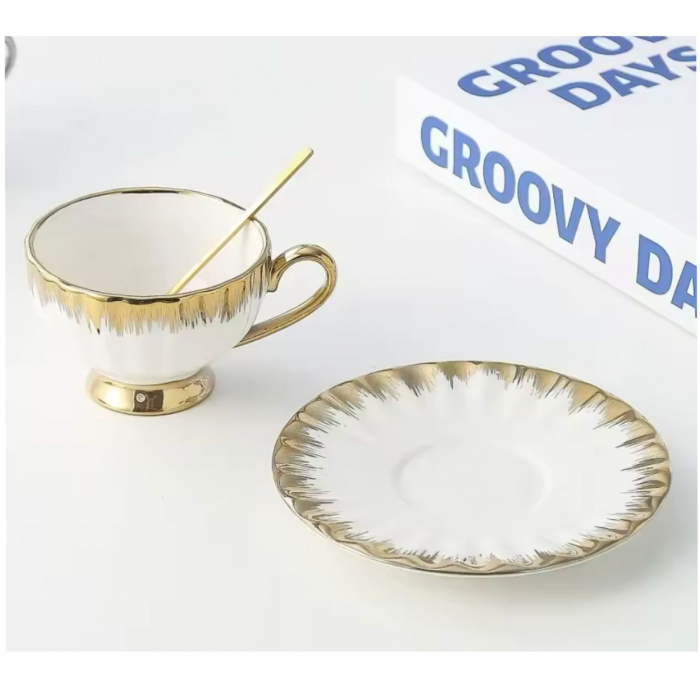 Set 2 Cesti 180 ml si Farfurii din Portelan, lingurite metalice, GOLDEN, Alb si Negru [6]