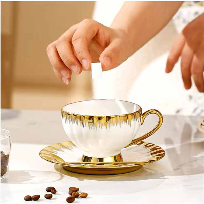 Set 2 Cesti 180 ml si Farfurii din Portelan, lingurite metalice, GOLDEN, Alb si Negru [2]