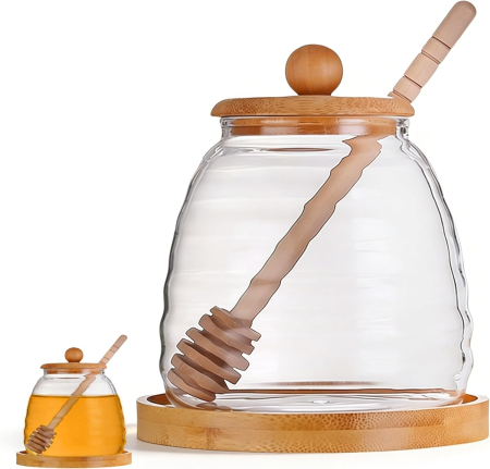 Oliviere si Seturi servire - Borcan sticla pentru depozitare Miere, capac si suport bambus, 500 ml