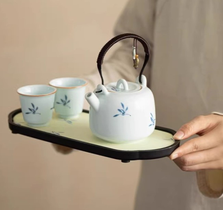 Ceainice si infuzoare - Set ceai premium „ROYAL MINI” din portelan lucios, ceainic 200 ml, 3 cupe, recipient si tava 27x12cm