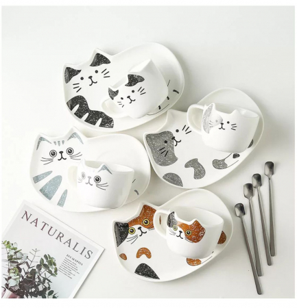 Pahare si Cani - Set 4 Cesti cu platouri si lingurite, CAT