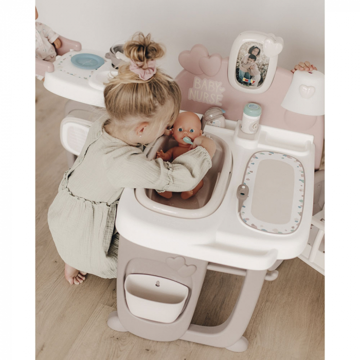 Centru de ingrijire pentru papusi Smoby Baby Nurse Doll`s Play Center maro cu 23 accesorii [8]