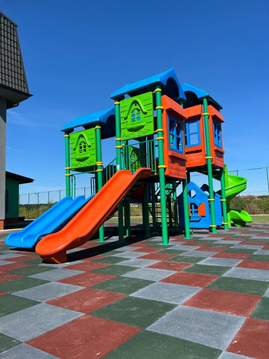 130M Casă Ansamblu Echipamente loc de joaca exterior parc din metal cu Scară 4 Tobogane Activitati și Cățărătoare [6]