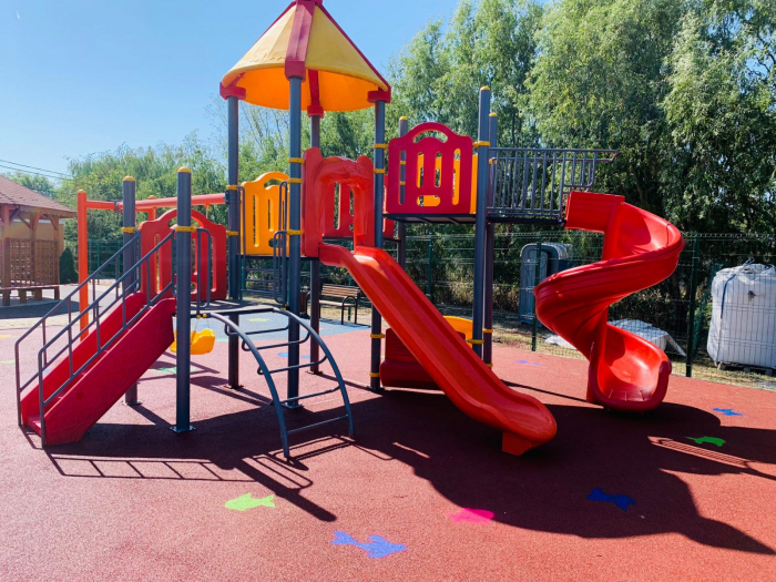 21M Clasic Echipament loc de joaca exterior parc din metal cu Scara 2 Tobogane 2 Leagane 2 Bancute si Cataratoare [4]