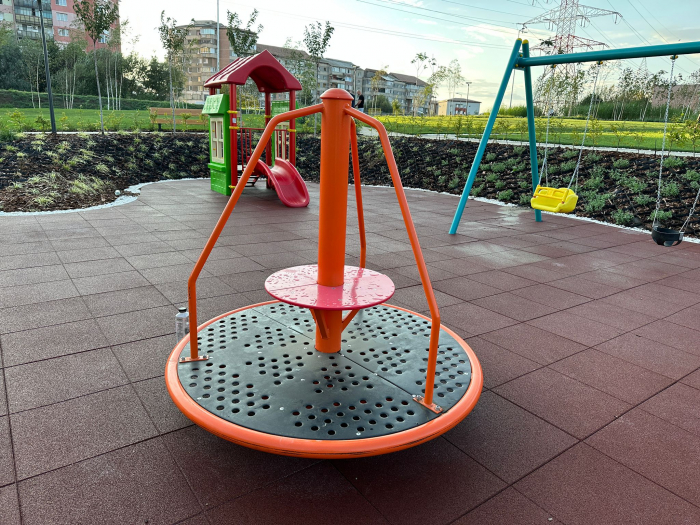 Carusel rotativ de exterior cu bancuta pentru 6 copii - 54OE [4]