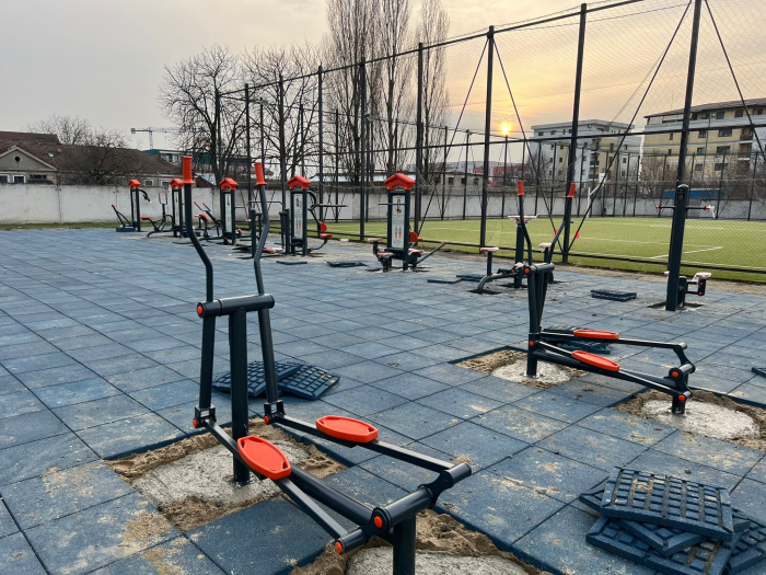 Amenajare loc de fitness si mobilier urban UNHCR - Timisoara TM [4]