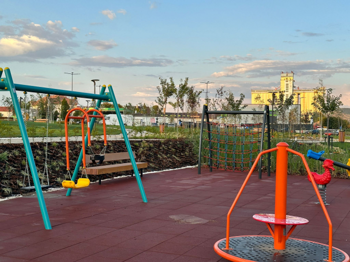 Amenajare loc de joaca Carolina Mall - Alba Iulia, AB [26]