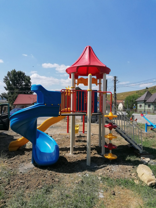 Amenajare loc de joaca - Comuna Viile Tecii, BN [4]