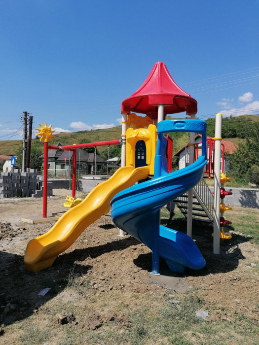 Amenajare loc de joaca - Comuna Viile Tecii, BN [3]